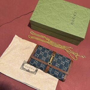 Wallet with chain 👌🏻